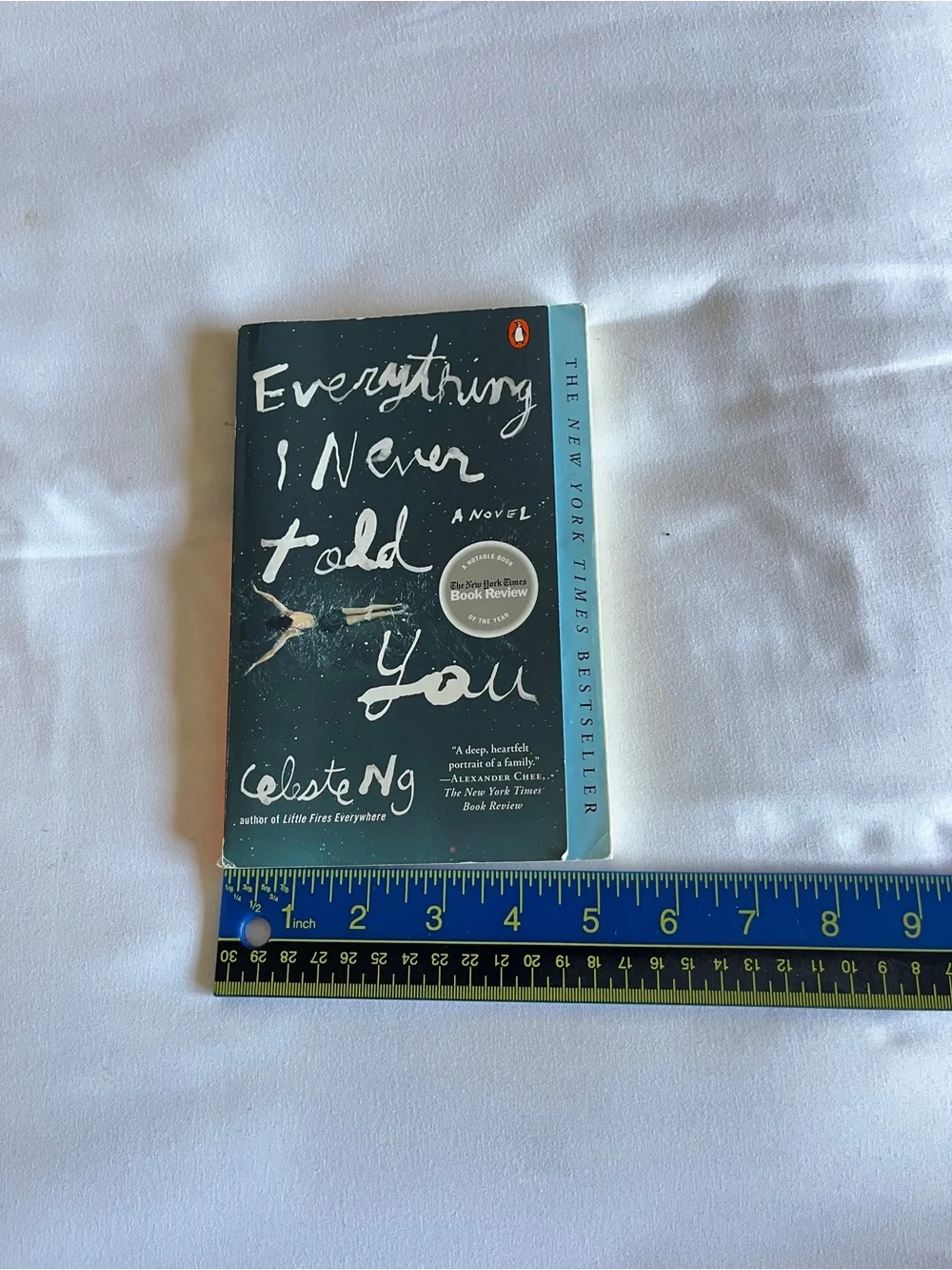 Penguin Books Celeste Ng Everything I Never Told You Paperback Book 8